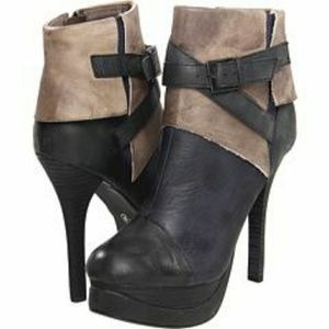 Two Lips Pulse Colorblock Bootie